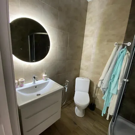 нові по вулиці роксолани16 Apartment