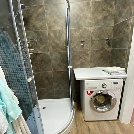 нові по вулиці роксолани16 Apartment