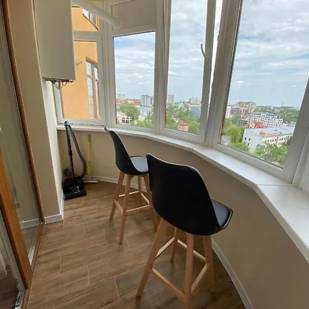 Apartment нові по вулиці роксолани16 *