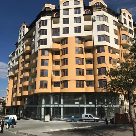 нові по вулиці роксолани16 *