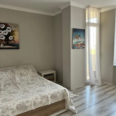 нові по вулиці роксолани16 *