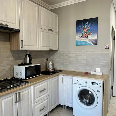 Apartment нові по вулиці роксолани16 *